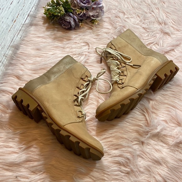 Sorel Phoenix Short Lace Luxe Shearling Fur Booties sz 8 - Picture 2 of 11